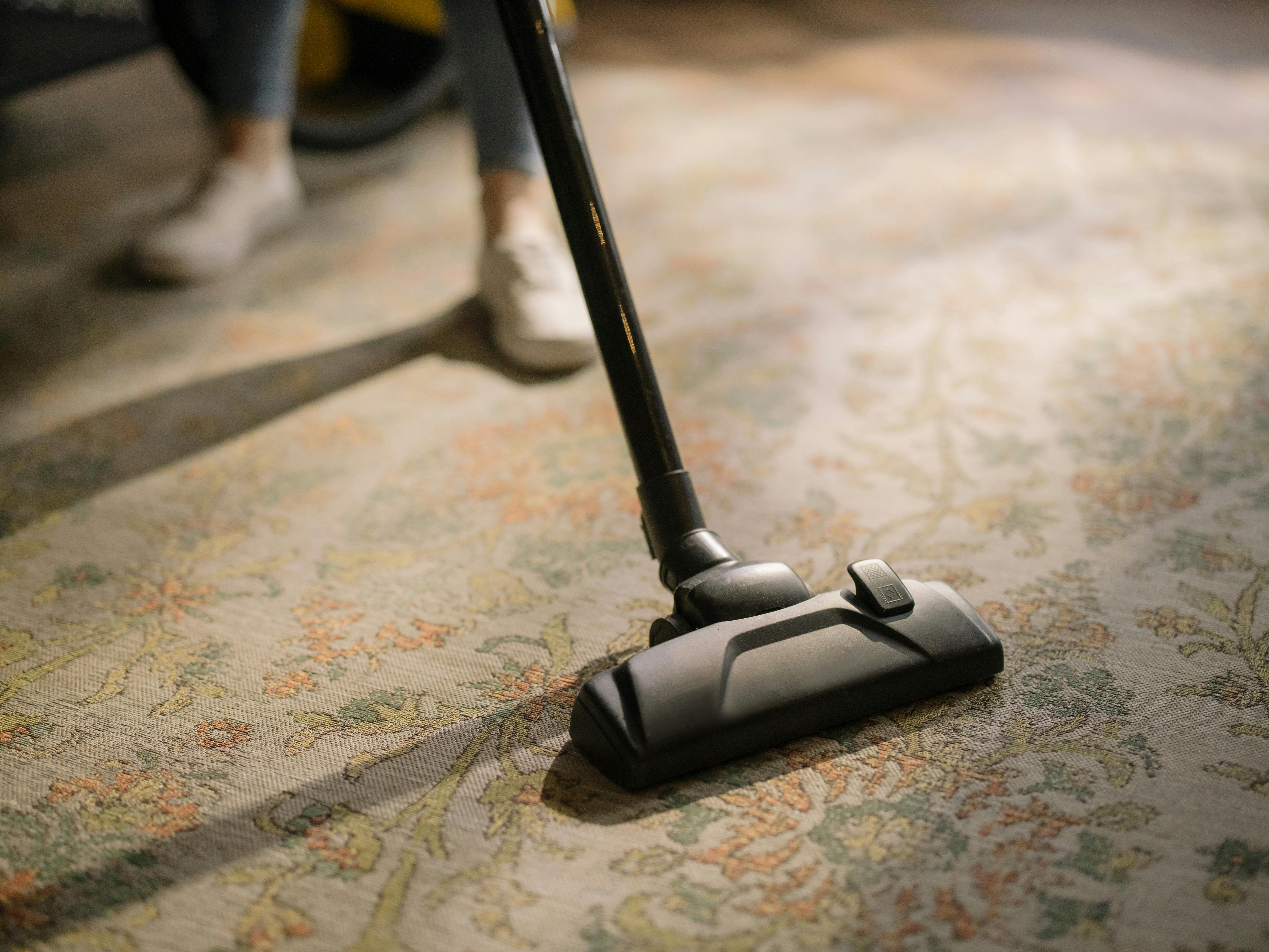 Équipe de nettoyage sur fin de chantier